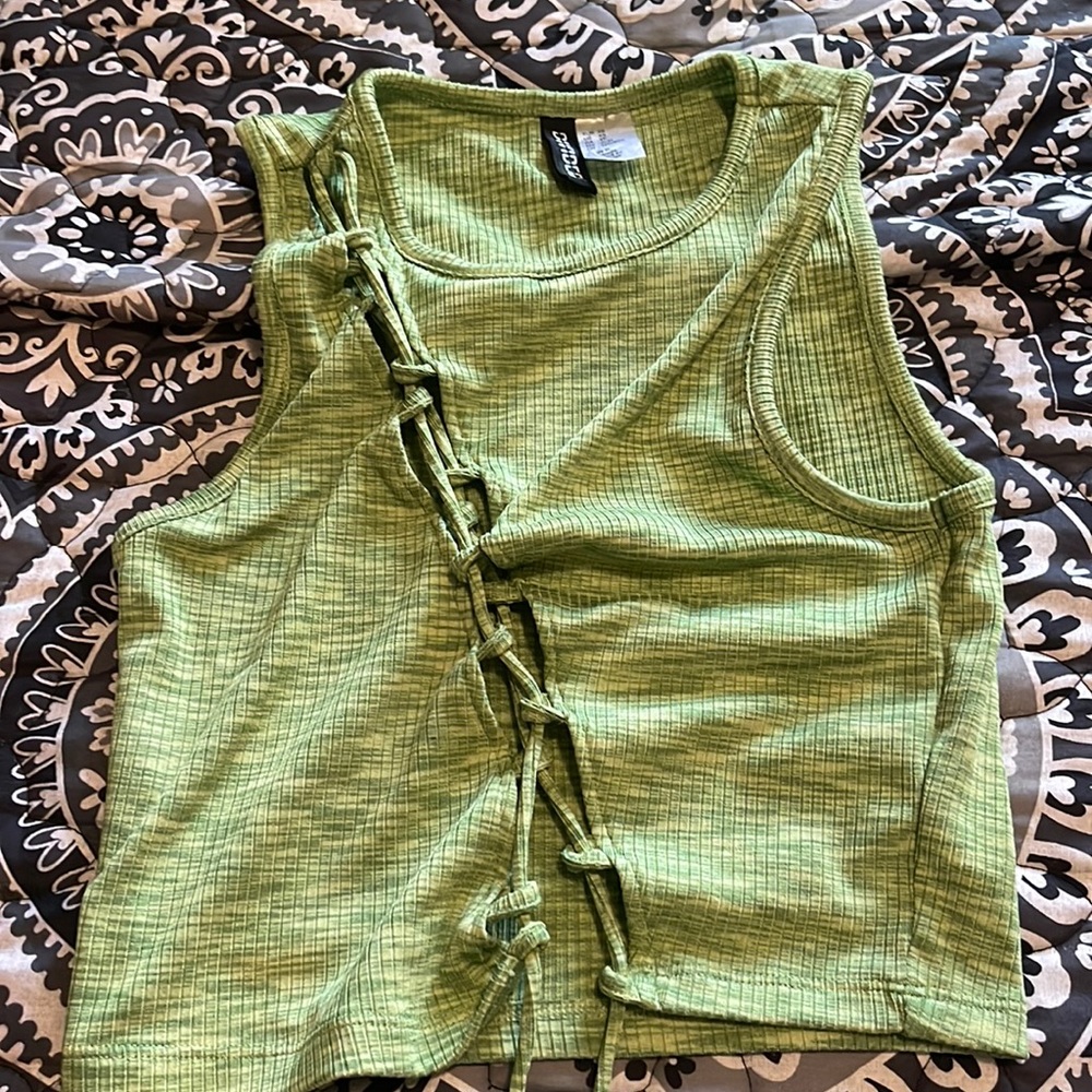 Green tie up short sleeve crop top
